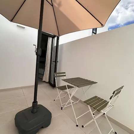 Papa Tote Deluxe Hostel *