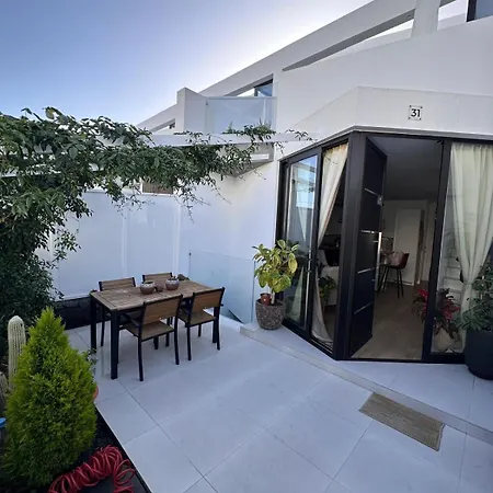 Papa Tote Deluxe Hostel Playa Honda (Lanzarote)