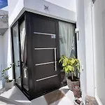 Papá Totë Deluxe Playa Honda (Lanzarote)