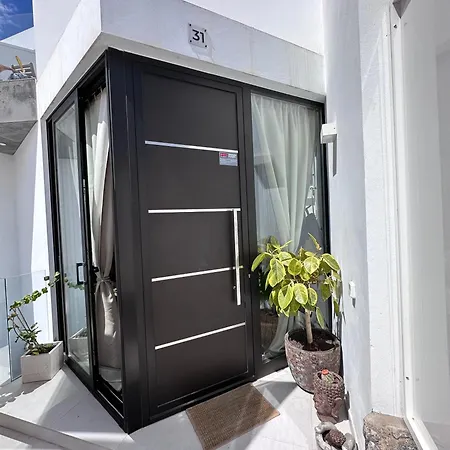 Papá Totë Deluxe Playa Honda (Lanzarote)