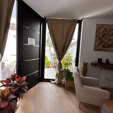 Papá Totë Deluxe Albergue Playa Honda (Lanzarote)