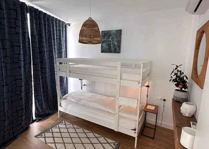 Papa Tote Deluxe Hostel