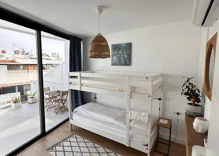 Papá Totë Deluxe Albergue Playa Honda (Lanzarote)